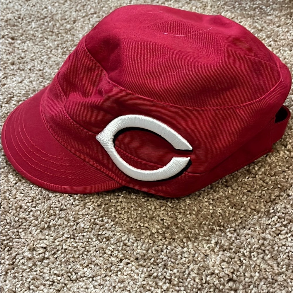 Adjustable Cincinnati Reds Red Baseball Hat - Picture 2 of 5